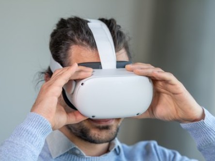 Nevolnost z pobytu ve virtuální realitě a jak s ní bojovat
